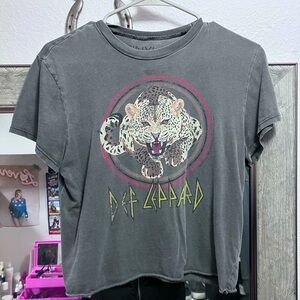 Vinyl Icon XS Def Leppard vintage crop tee